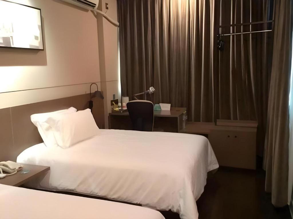진지앙 인 칭다오 난징 로드 호텔 외부 사진